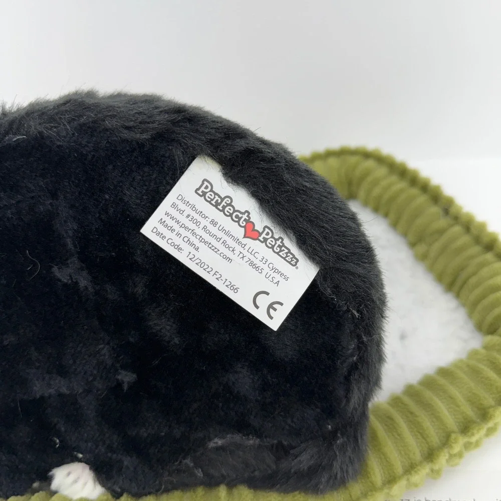 Perfect Petzzz Black and White Shorthair Breathing Plush Cat New in Box 122222